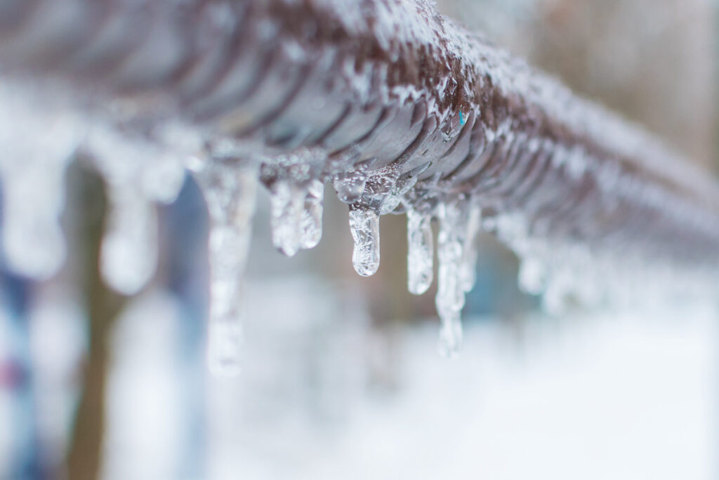 Don’t Let Winter Freeze Your Pipes! Common Signs of Frozen Plumbing